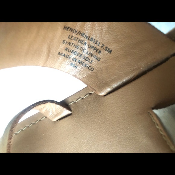 Tan sandals - Picture 3 of 5